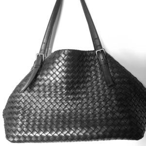 PRICE⬇️ Like New🌟Bottega Veneta Tote Bag